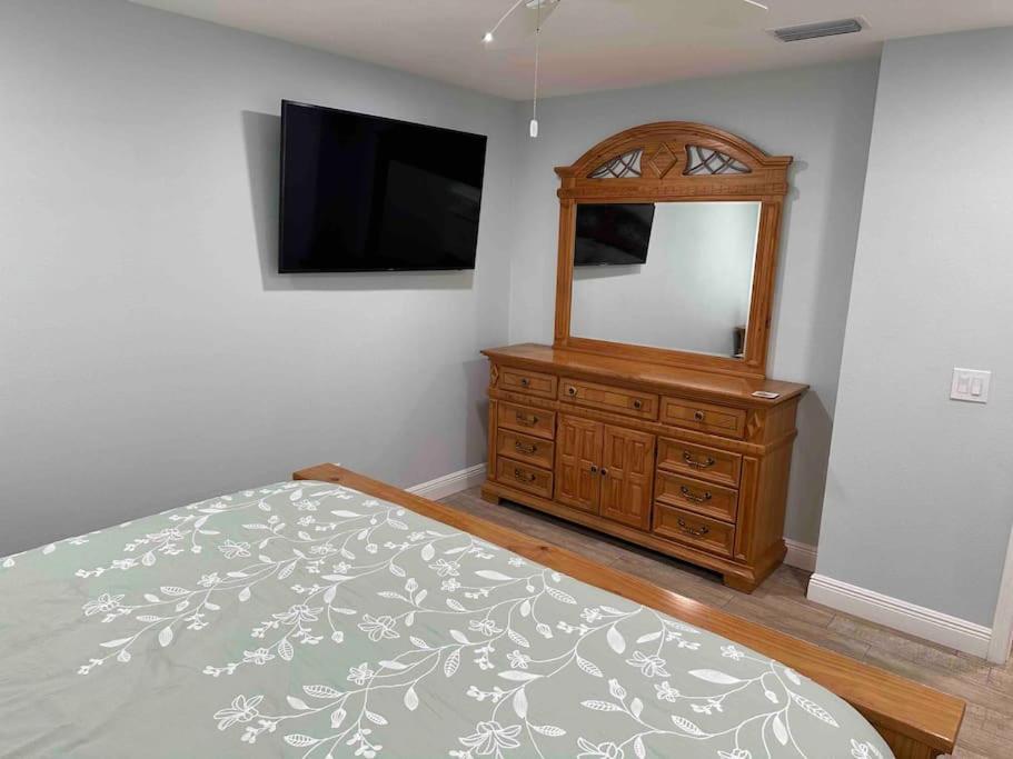 Lake Valrico'S Camelot Court With Heated Pool & Access To Private Lake Exteriér fotografie